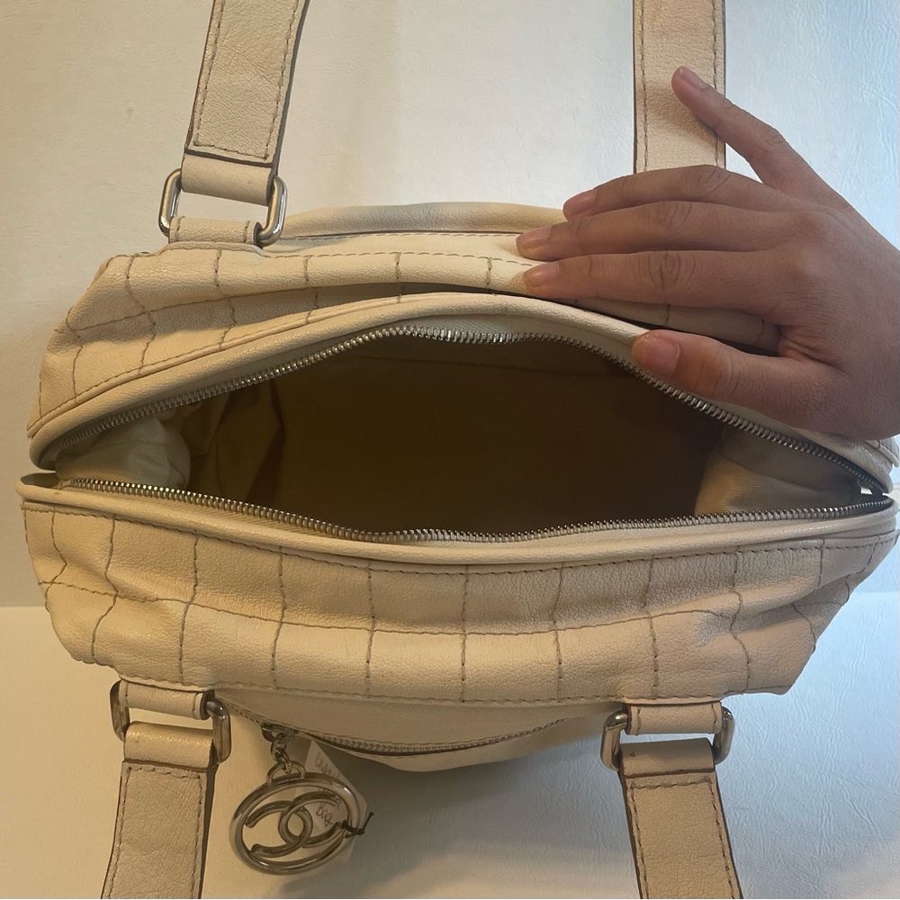 CHANEL 2006-2008 Goatskin Ivory Square Stitch Bowler - Picture 6 of 6